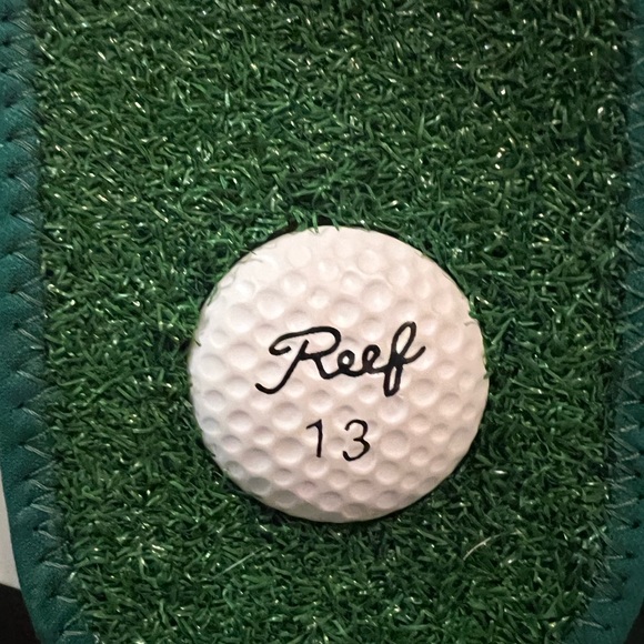 Newest edition Reef 19th hole golf slides - Picture 3 of 4